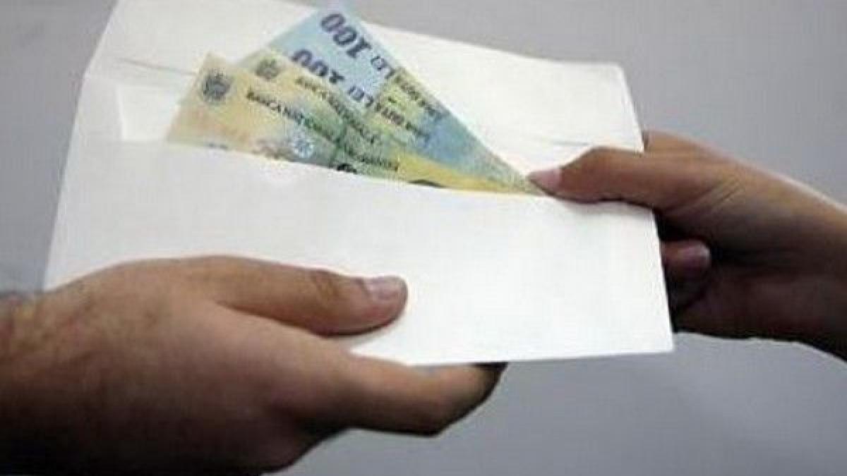 primea mita prin curier postal faptele de arme ale unui politist