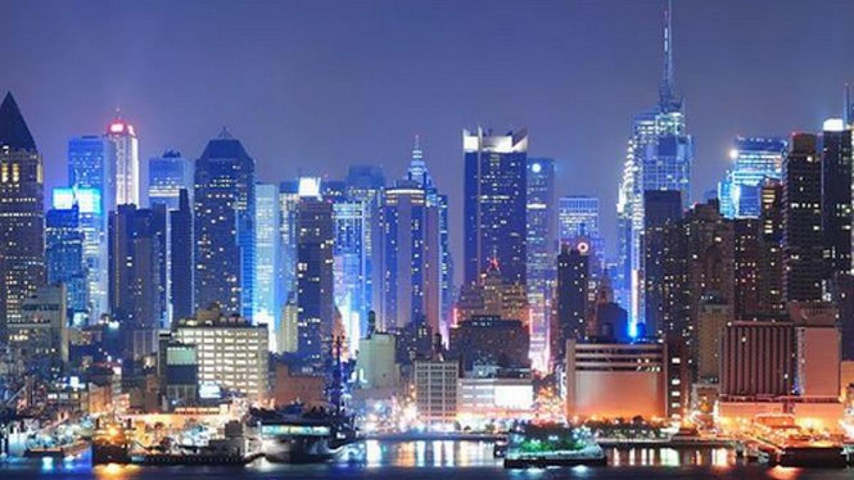 probabil cel mai ieftin hotel din new york are patru roti si ofera o priveliste spectaculoasa a