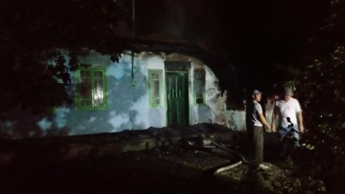 rafuieli dupa moartea tanarului torturat la iasi rudele acestuia au incendiat case ale presupusilor