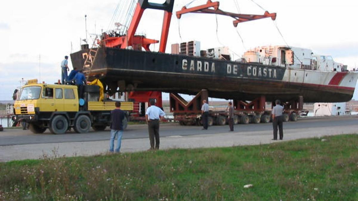retea de contrabandisti destructurata de paza de coasta
