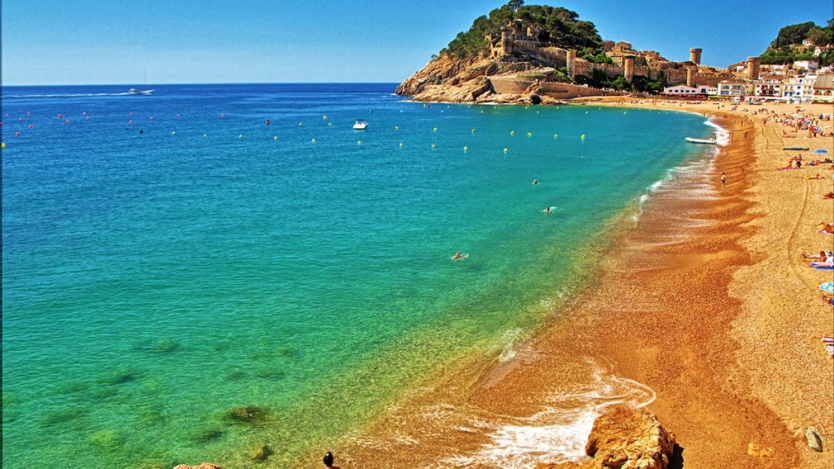 santa susanna destinatia exotica unde istoria se imbina perfect cu modernitatea