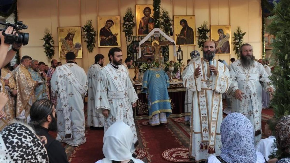 mii de pelerini la putna de adormirea maicii domnului