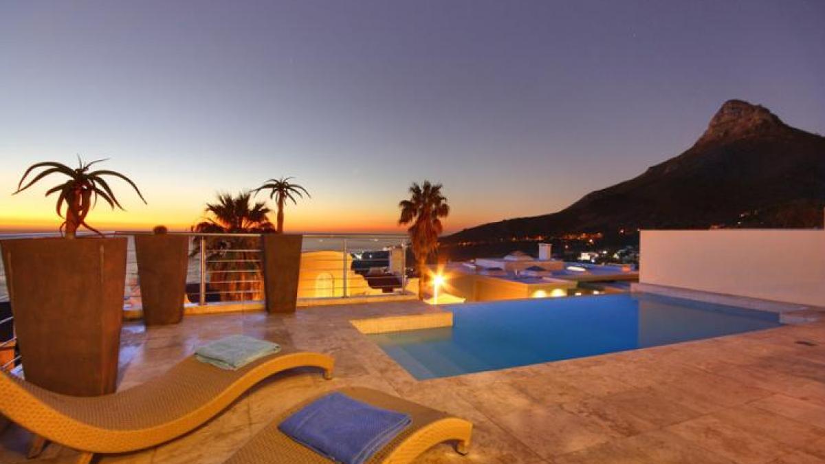 politicienii se lauda cu vacantele lor in tari exotice