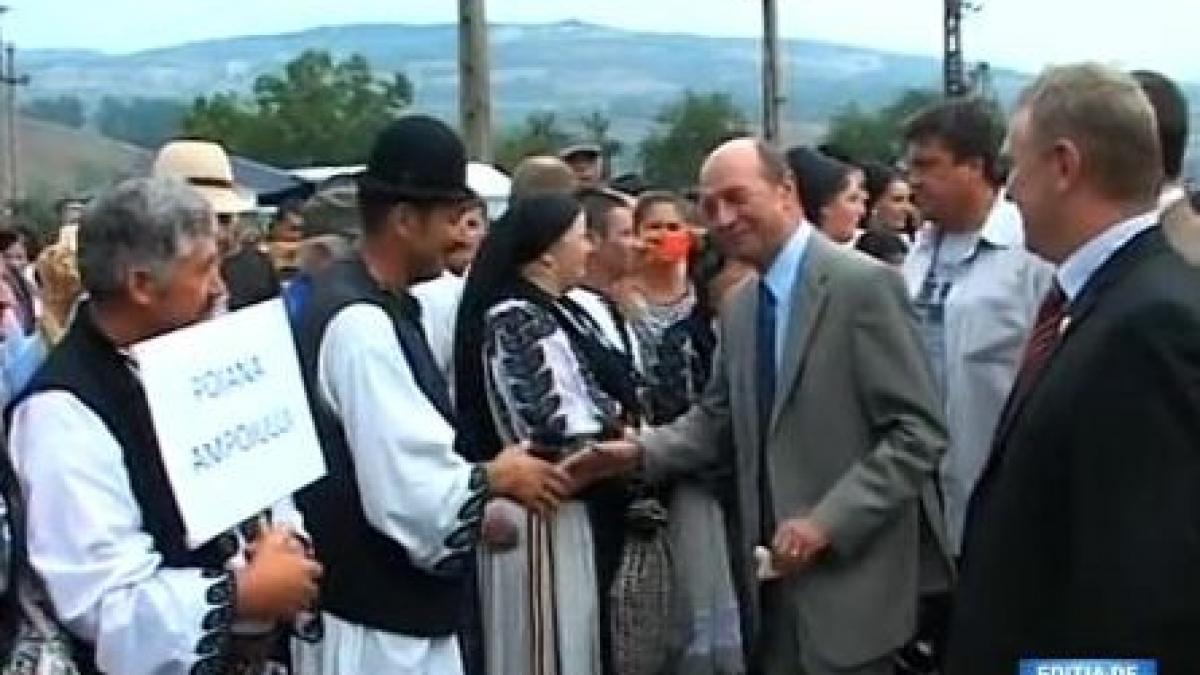 traian basescu a trecut la bai de huiduieli