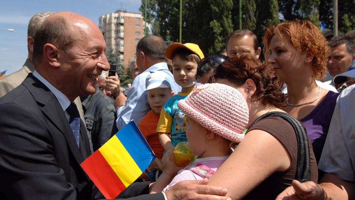 traian basescu laude publice pentru klaus iohannis