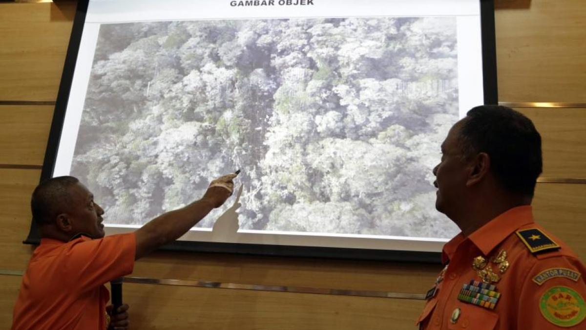 comoara gasita la bordul avionului prabusit cu 59 de oameni la bord 300 000 de lire sterline pentru