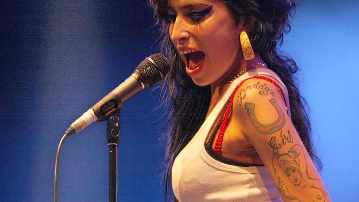 dezvaluiri uluitoare despre amy winehouse era insarcinata cand a murit