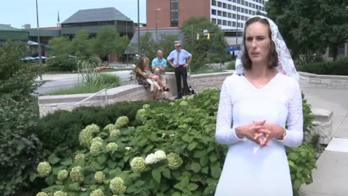 o nunta cu totul speciala o virgina consacrata din america s a maritat cu