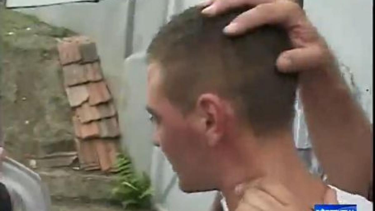 tanarul care a pus la cale violul in grup de la vaslui ridicat de politisti si dus in arest