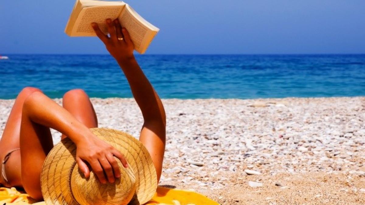 cum arata cea mai sexy milionara din romania a facut plaja si paparazzii nu au ratat o