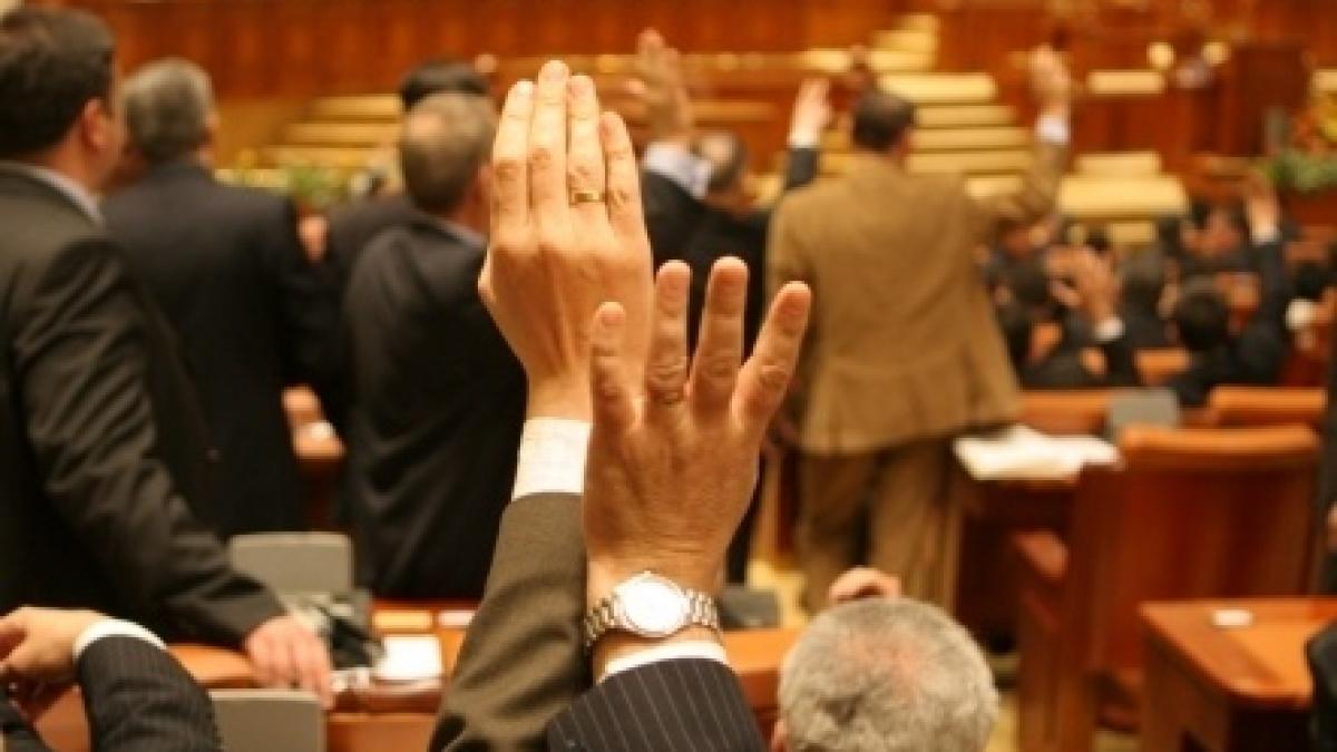 halucinant cu ce se lauda alesii nostri in cv urile care i au adus in parlamentul romaniei