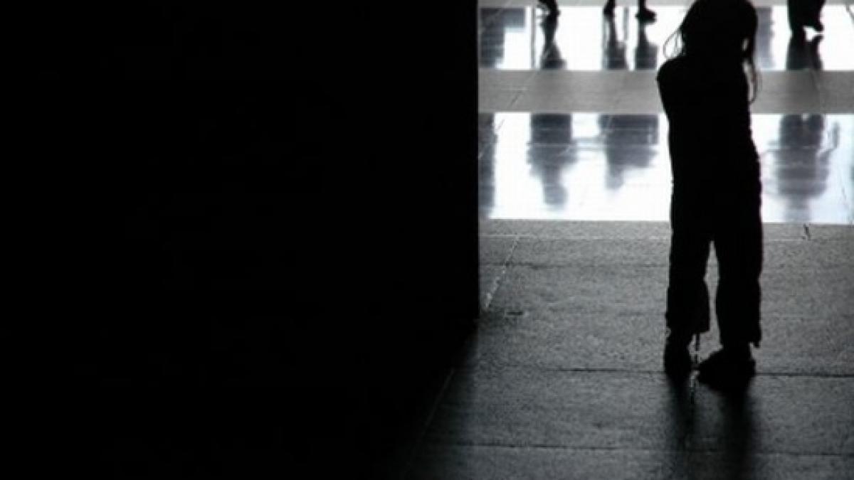 noi metode de monitorizare pentru copiii lasati acasa de parintii plecati la munca in strainatate