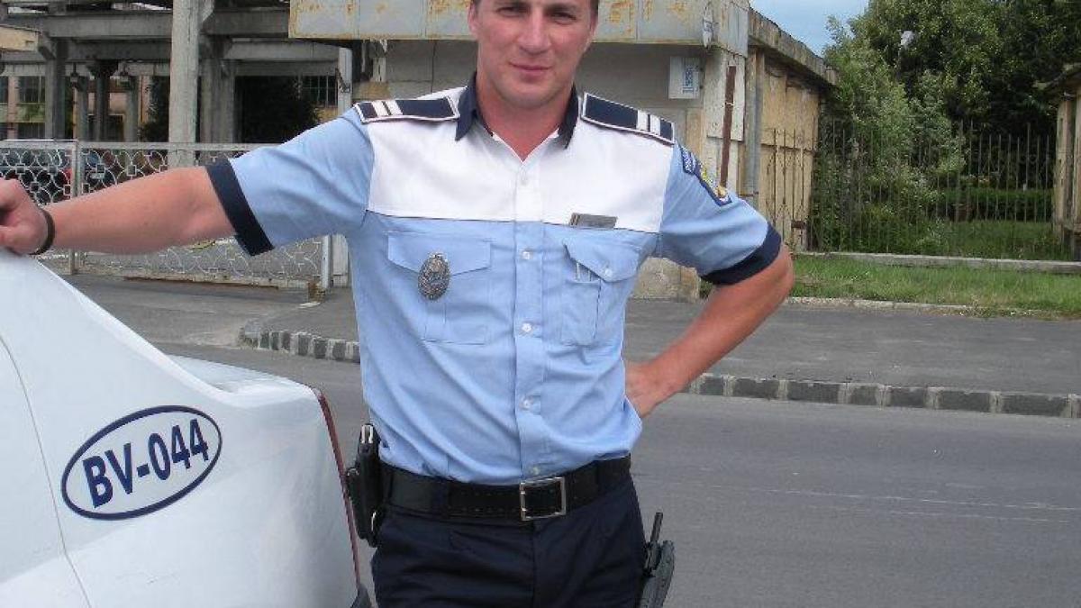 politistul brasovean care a ajuns vedeta pe internet razi cu lacrimi