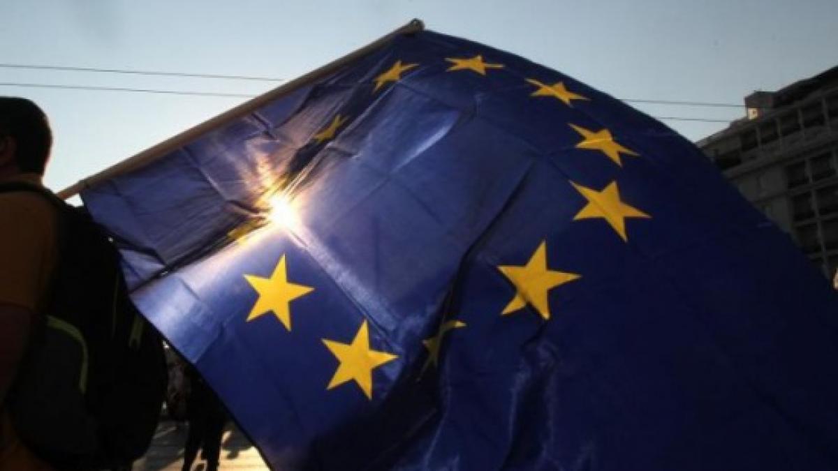 zona euro deblocheaza o prima transa de ajutor de 23 miliarde de euro pentru grecia