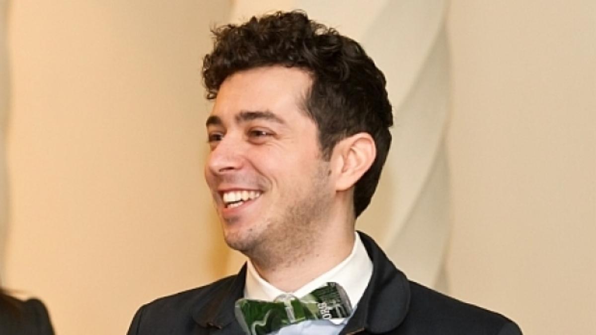 bomba in showbiz ul romanesc este o rusine uriasa pentru marius moga