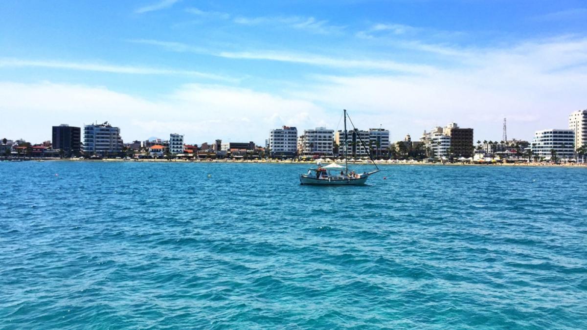 larnaca orasul modern cu o istorie straveche