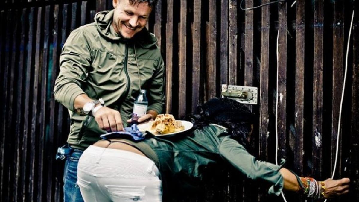 mihaela radulescu umilita in presa austriaca pentru pozitiile indecente in care pozeaza