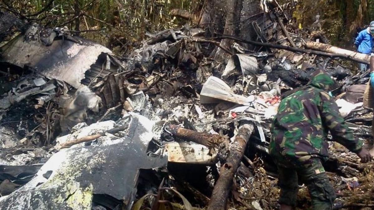 tragedie aviatica sapte morti in urma coliziunii a doua avioane cu parasutisti la bord