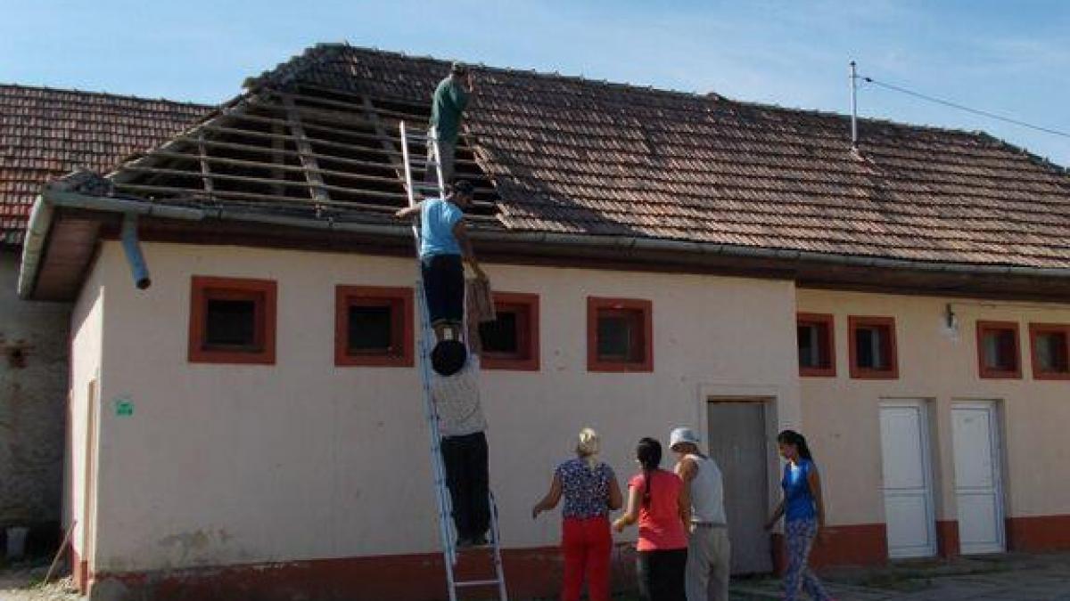 centrul tarii se schimba la fata in comunitatile ajuta un sat schimba o tara