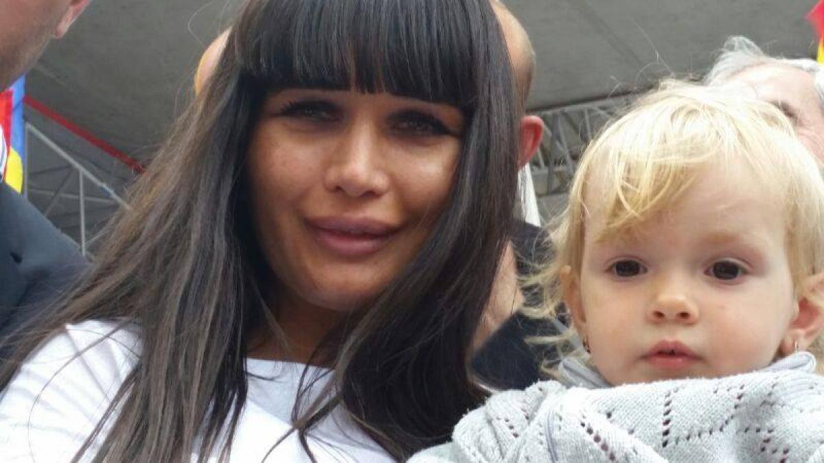 cum a ajuns sa arate elena basescu ce a fost nevoita sa faca pentru fata ei