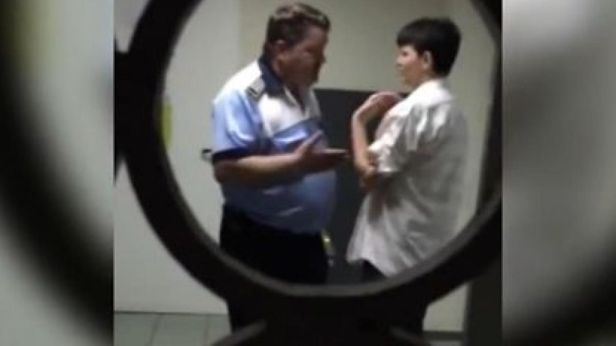 esential imagini exclusive cu politistul poreclit dulaul in actiune