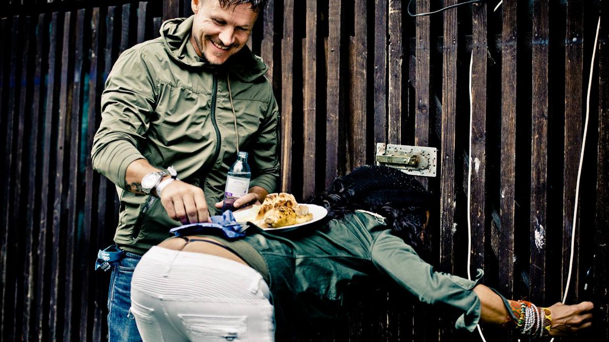 mihaela radulescu mesaj pentru esuatii care o critica pe facebook cum se apara diva dupa ce a pozat