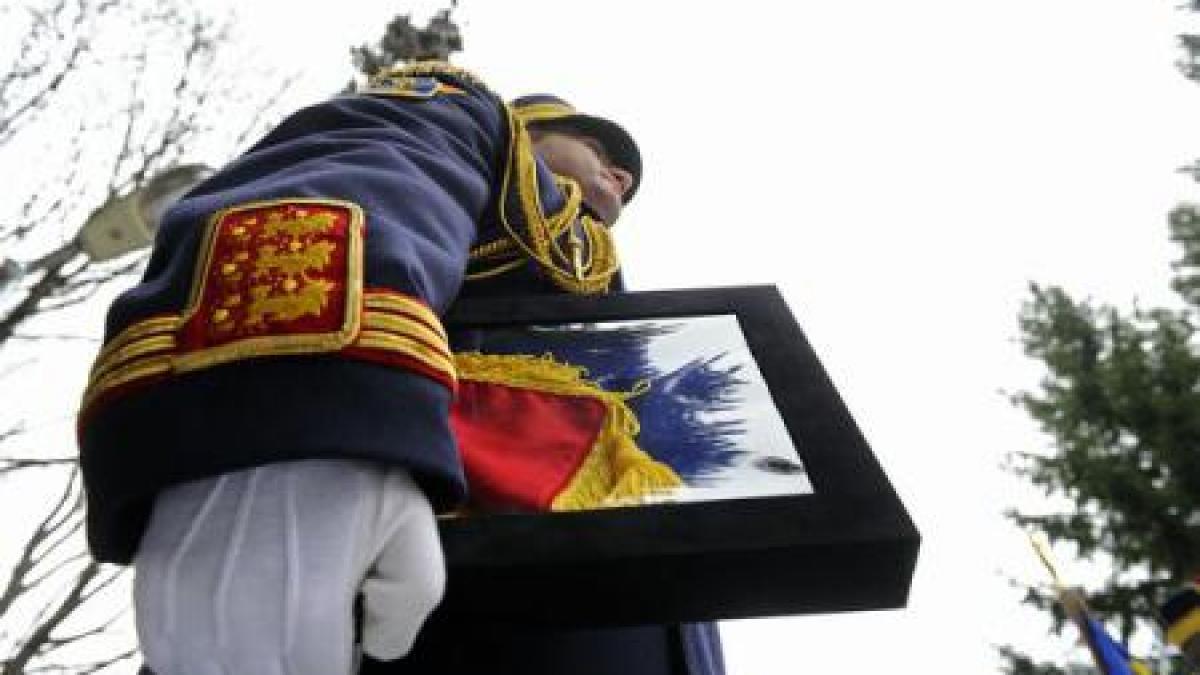 politistul gheorghe ionescu va fi inmormantat cu onoruri militare sotia sa va primi 20 000 de euro