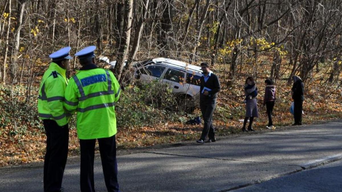 accident stupid pe dn1 un sofer s a rasturnat cu masina din cauza unei viespi