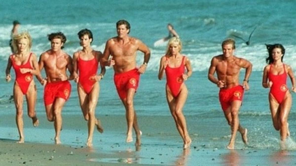 actrita din baywatch care a devenit contesa si proprietara unui castel vechi de 600 de ani