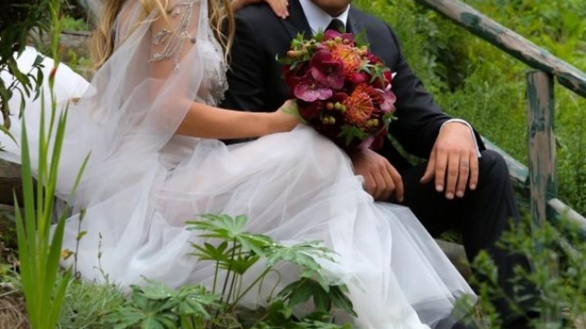 adela popescu s a maritat cum a aratat rochia ei de mireasa