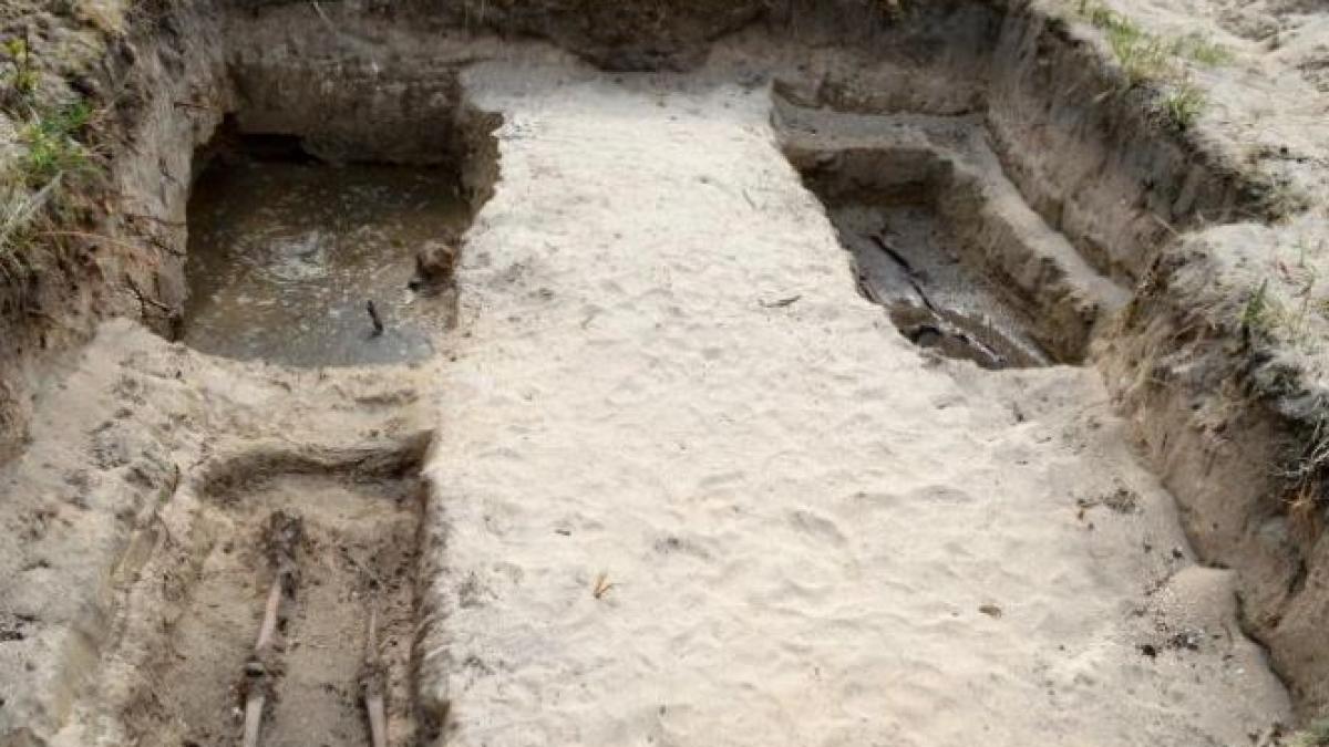 si a ingropat sotia in curtea bisericii dintre blocuri localnicii s au revoltat