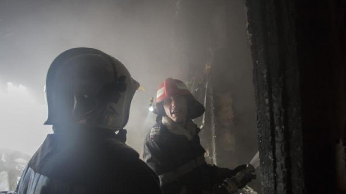 incendiu la hotel din mamaia disperati oamenii si au facut curaj si au sarit pe geam