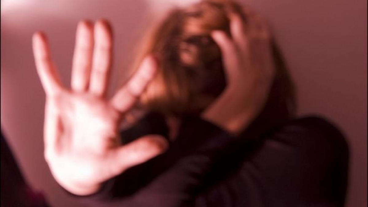 o eleva violata de trei minori colegi de liceu agresorii sunt liberi