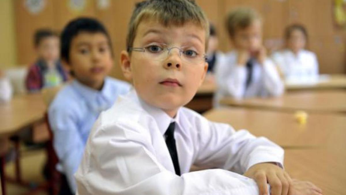 romanii se opun ca scoala sa inceapa pe 5 septembrie