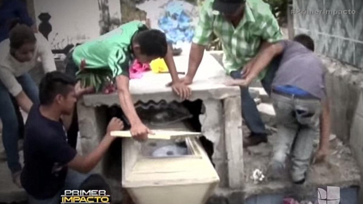 au ingropat o si au plecat acasa a doua zi sotul ei a auzit tipete din mormant descoperirea pe care