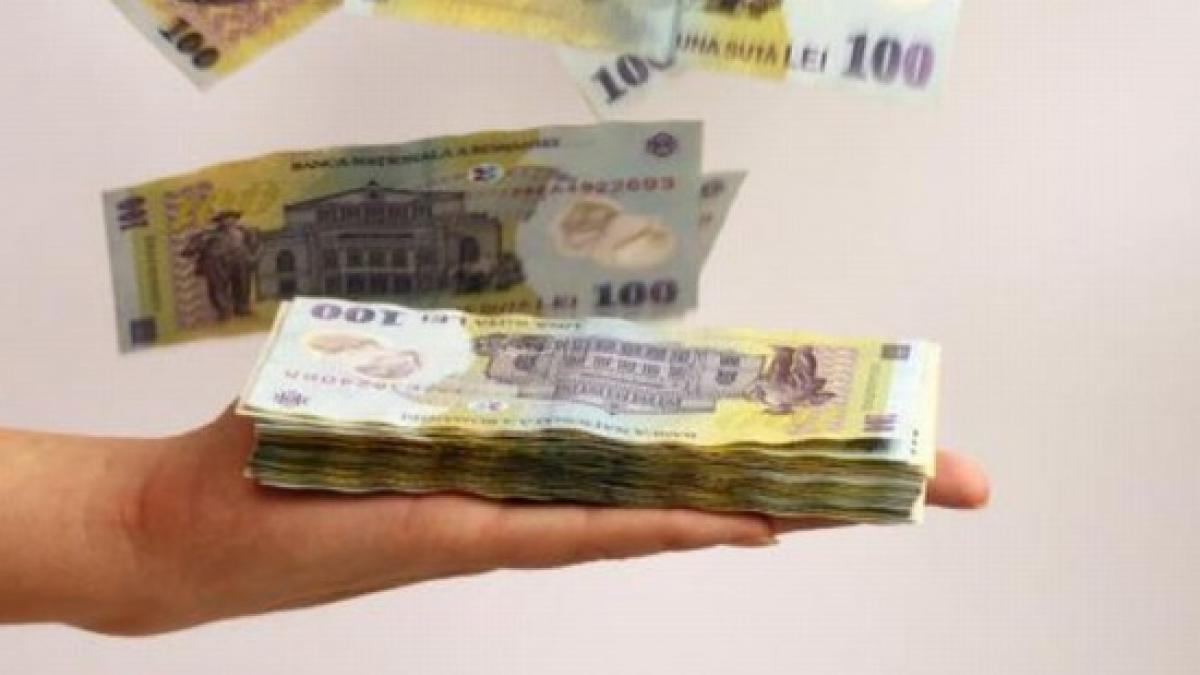 parlamentarii vor salarii de 12 000 lei pe luna