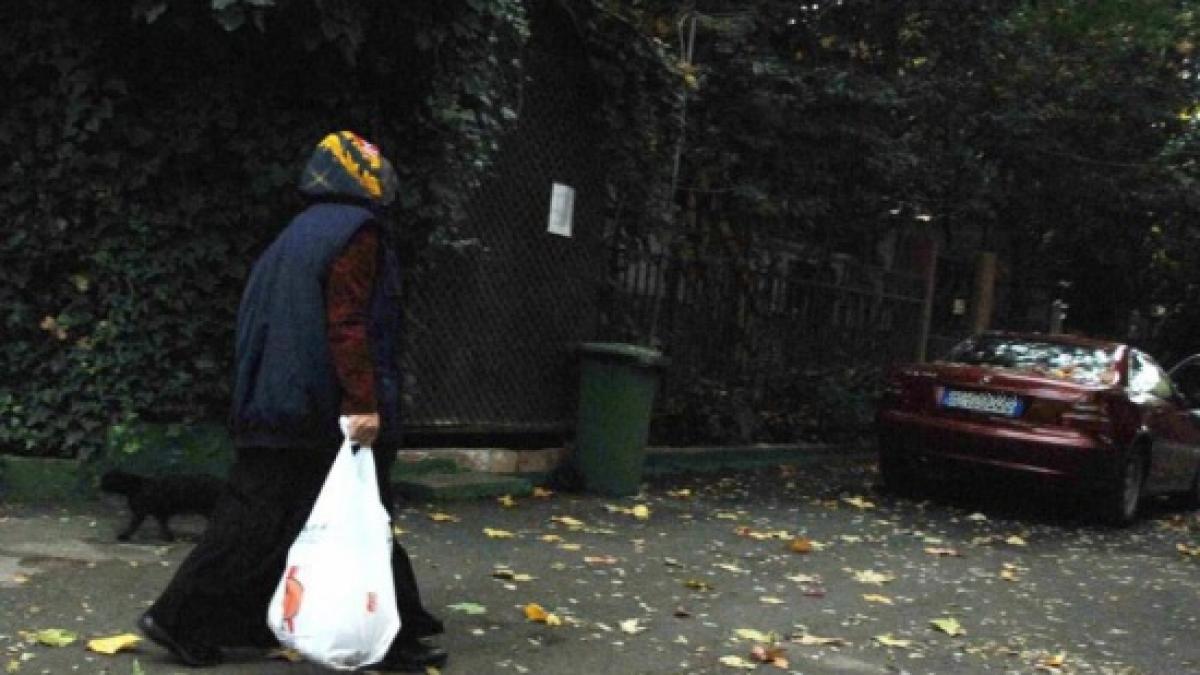 autoritatile franceze au inceput evacuarea unui cartier de romi situat la periferia parisului