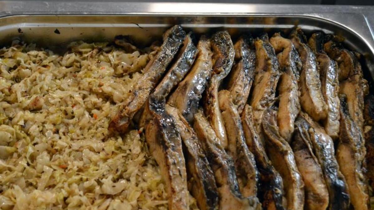 crap pe varza o delicatesa din delta dunarii