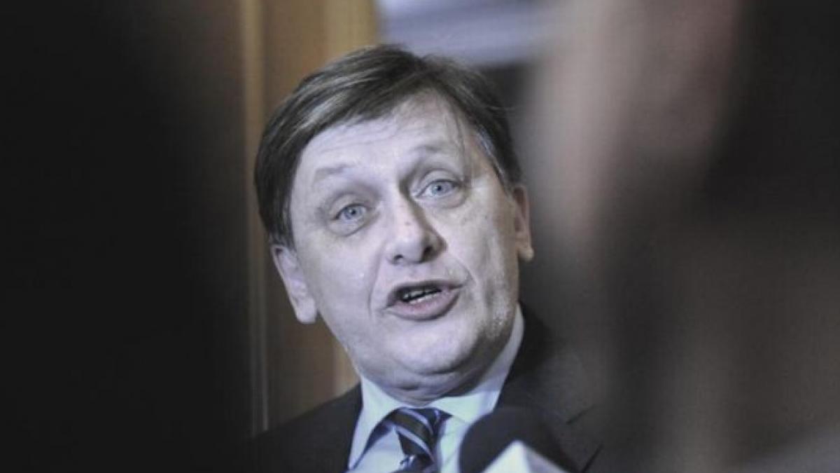 crin antonescu ataca liderii pnl incarca presedintele romaniei cu treburi care nu sunt ale lui