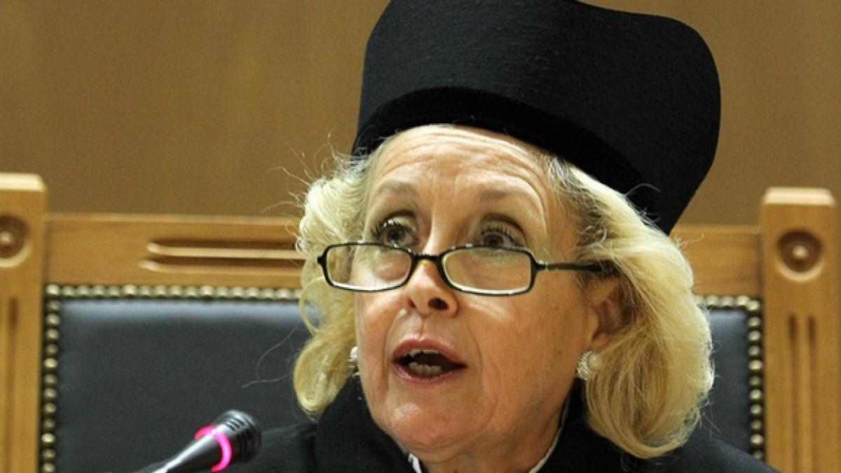 o femeie in fruntea guvernului de la atena presedinta curtii supreme a fost numita premier interimar