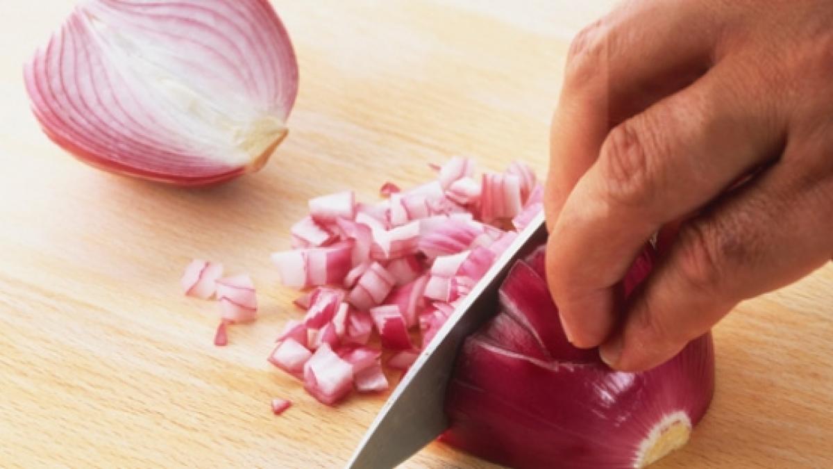 invata sa tai rapid si eficient o ceapa este mai usor decat credeai