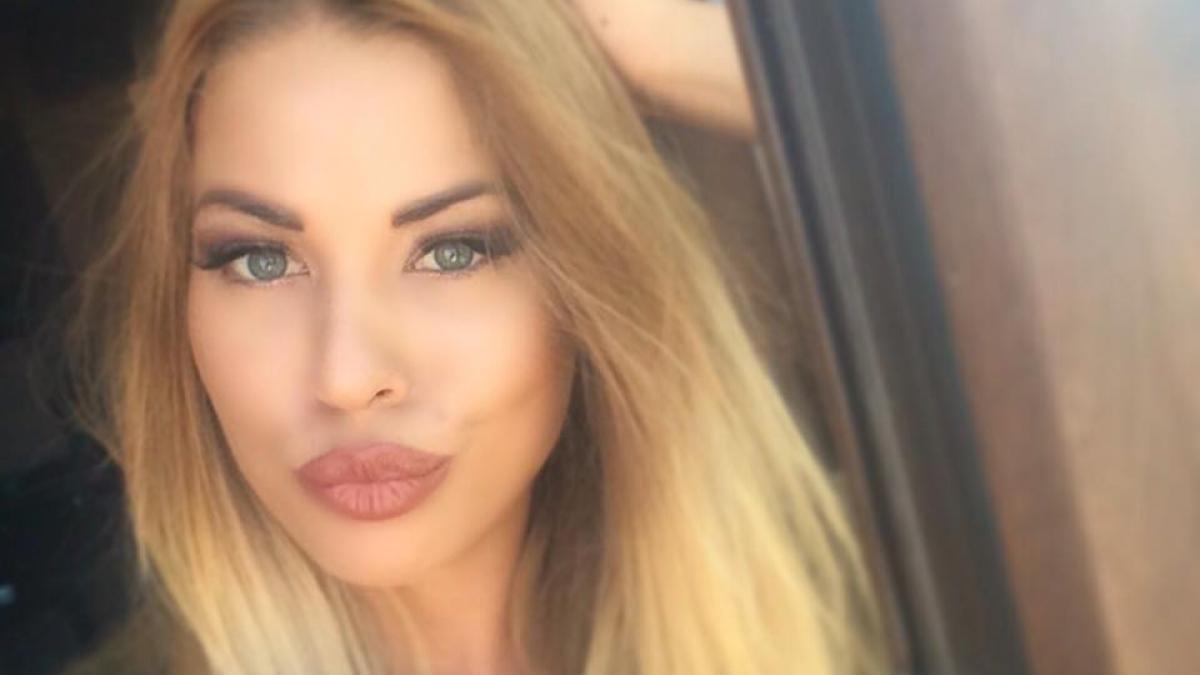 roxana nemes aparitie bomba cu un brunet