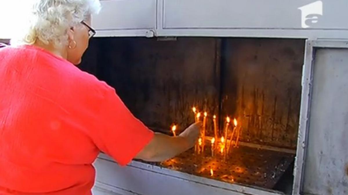 sfinte socoteli la lumina lumanarii nici mucul de la lumanare nu ramane necontrolat de preoti