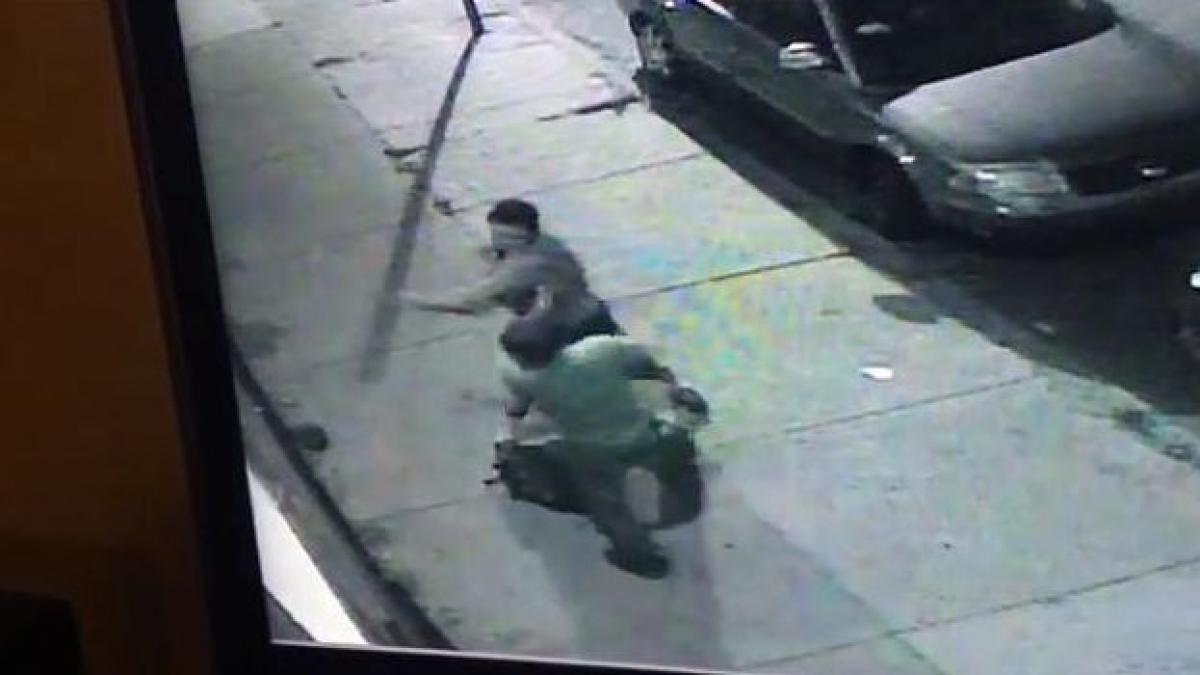 bataie cu dragoste in mijlocul strazii