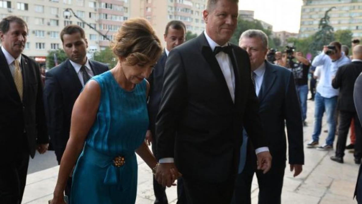klaus iohannis intampinat cu huiduieli la festivalul george enescu