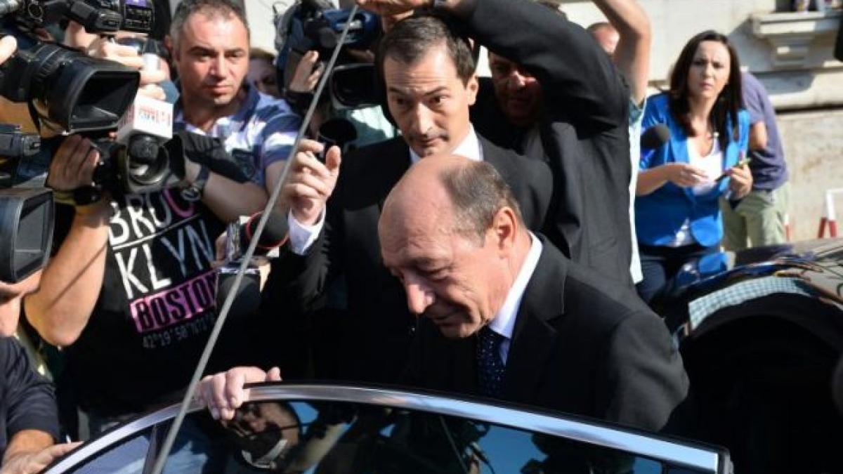 traian basescu afla miercuri daca e judecat pentru santaj