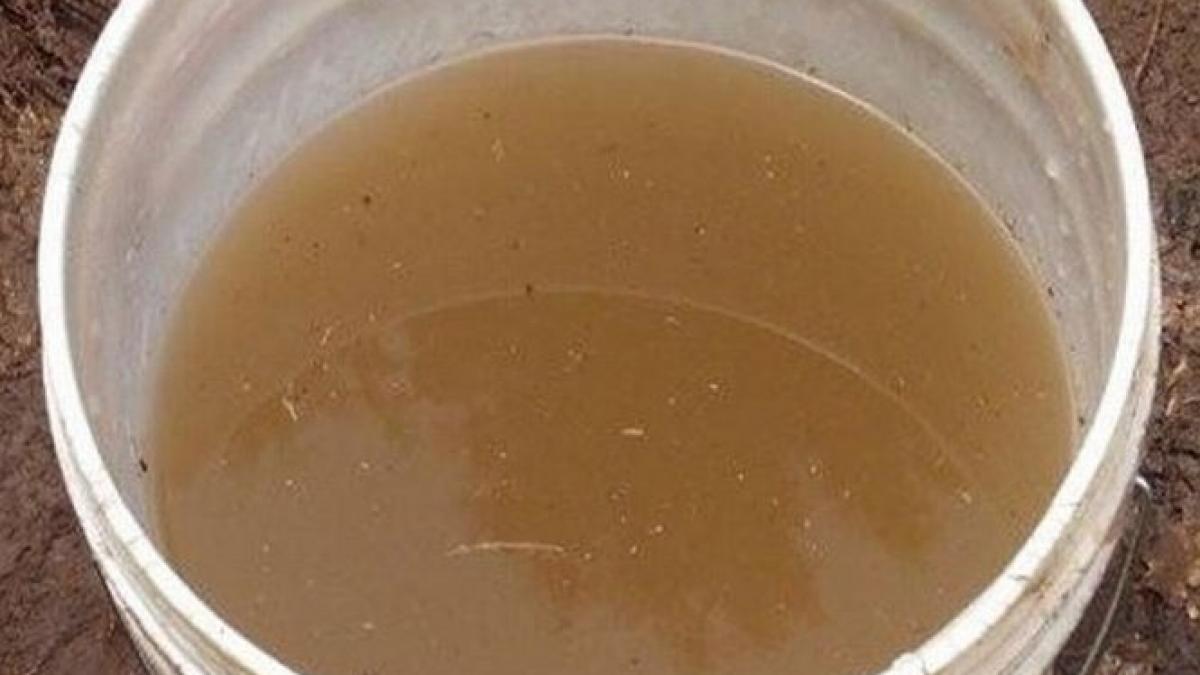 a vrut sa se spele pe fata dar a avut o surpriza neplacuta ce curgea din robinet