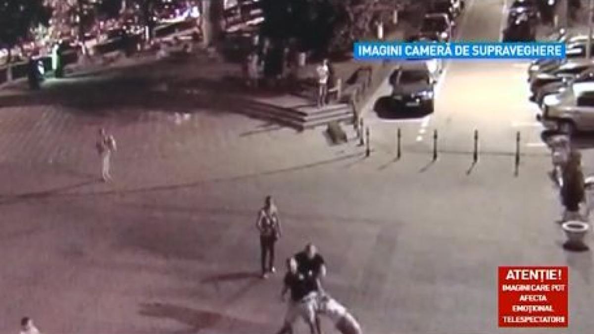 bataie cu pumni si picioare in plina strada la deva atacul a fost surprins pe camerele de