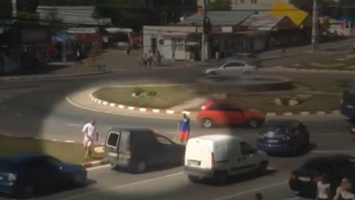 scandal in trafic a sarit la bataie cu bata de baseball video