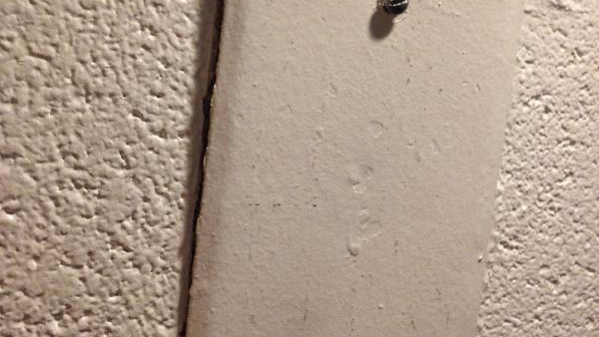 a deschis acest panou si nu i a venit sa creada daca citesti asta ai descoperit secretul ce a gasit